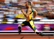 JackeyLove连续二十场比赛得分超过最后时刻胜出，法国队不断突破！赢得满堂喝彩