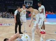  孙铭徽赛点兑现，休斯顿火箭淘汰热刺晋级四强，主帅激动落泪